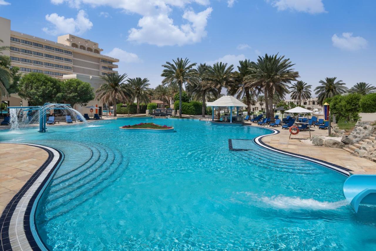 Radisson Blu Hotel & Resort, אל עין מראה חיצוני תמונה